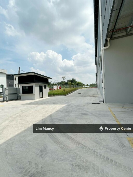 Impian Emas Single Detached Factory with Mezzanine Floor