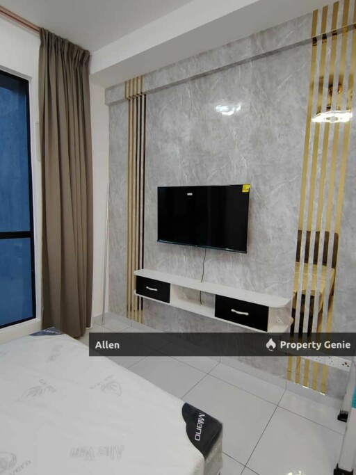 Sky Trees @ Bukit Indah – Modern Studio with Stunning City View