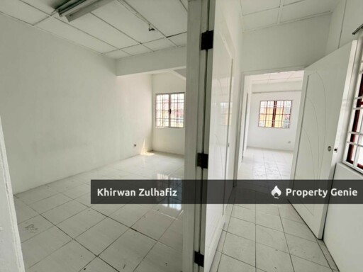 Jalan Semarak Bandar Utama Batang Kali Semi D 2-Storey For Sale