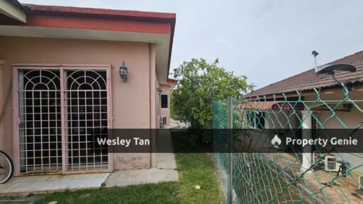 Single Storey SemiD Ayer Keroh Fully Extended 5rooms Extra Garden Area