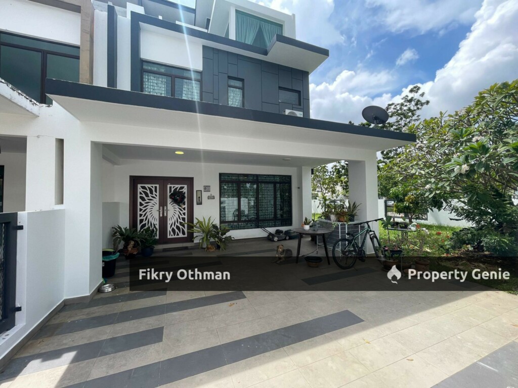 Freehold Corner Unit - 3 Storey Link House (Type - Fusca) Setia Utama, Setia Alam, Bukit Raja