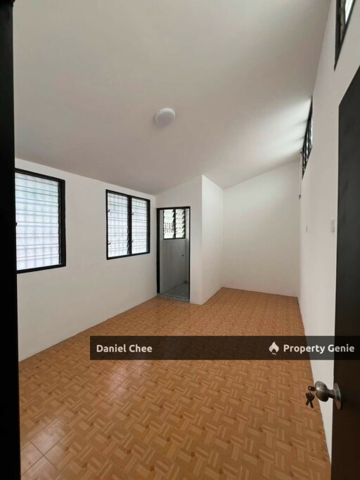 Near to Aeon Kinta City Renovated Terrace For Rent