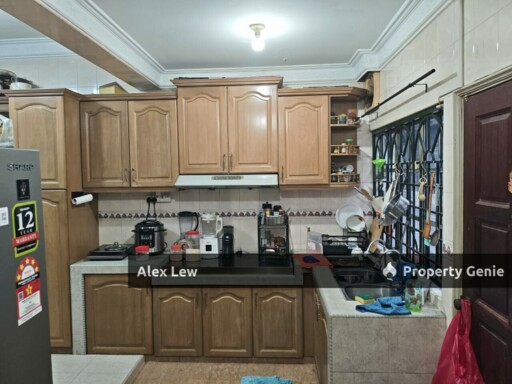 Freehold Two Storey Terrace House @ Jalan Genting Kelang Selling Cheap at Price RM800,000.