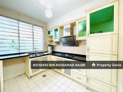 FACING OPEN 2 STOREY END LOT, TAMAN VISTA EMAS, BANGI .