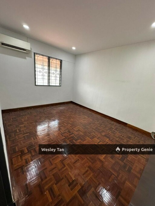 Malim 2 Storey House Fully Reno Partly Furnished 2 Rooms Partly Fitted