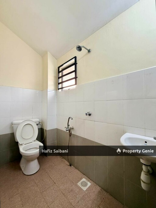 Double Storey Terrace Taman. Salak Baiduri Sepang