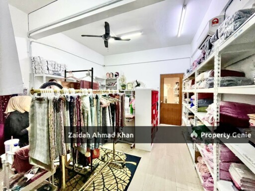 SEKSYEN 7 SHAH ALAM SHOPLOT 3  STOREY FOR SALE JALAN PLUMBUM SEKSYEN 7 SHAH ALAM TENANTED AT 12.8K