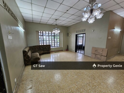 1.5 Storey Bungalow Taman Taynton View Cheras KL For Rent