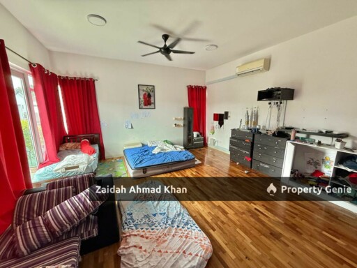 1080 RESIDENCE TAMAN PUNCAK SAUJANA KAJANG 3-STOREY SEMI DETACHED FACING CLUB HOUSE 2 MASTERBEDROOM