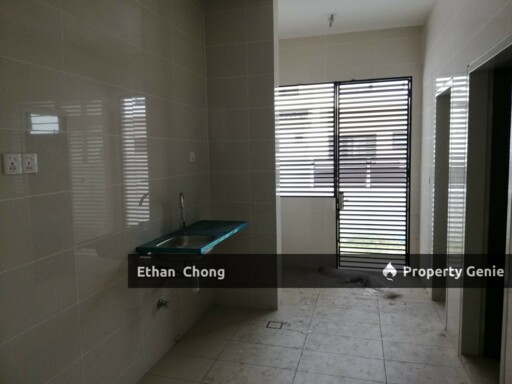Elmina Viana (Facing Park) House For Sale