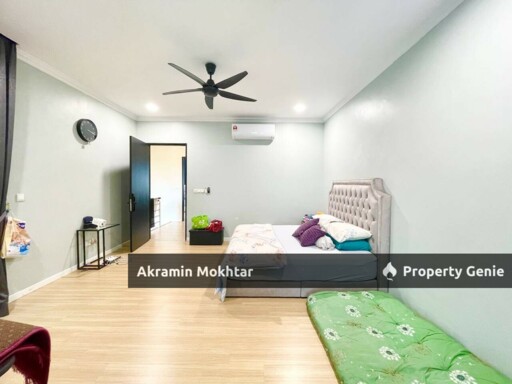 Freehold & Fully Renovated | 3 Storey Terrace House Tiara South, Semenyih