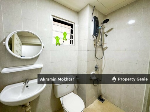 Freehold, Renovated, Partially Furnished & 1 Parking | Kristal Villa Condominium, Kajang 2