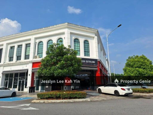 Eco Majestic Semenyih Shop Corner [Face Main Road]