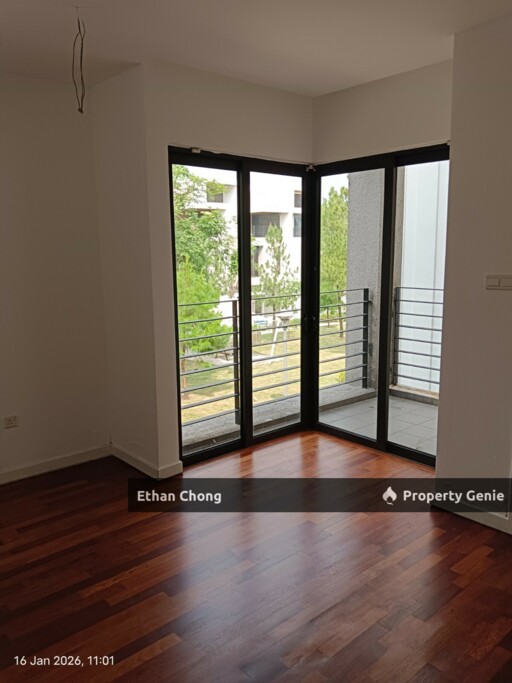 Partially Furnished 3 Storey Terrace House for Sale at Villa Senja, Rawang