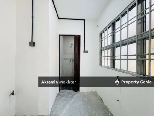 Freehold & Fully Renovated | 2 Storey Terrace Intermediate PU 10 @ Taman Puchong Utama, Puchong
