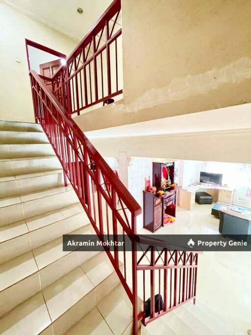 Freehold, Corner Lot & Fully Renovated | Double Storey Jalan Semarak Bandar Utama Batang Kali