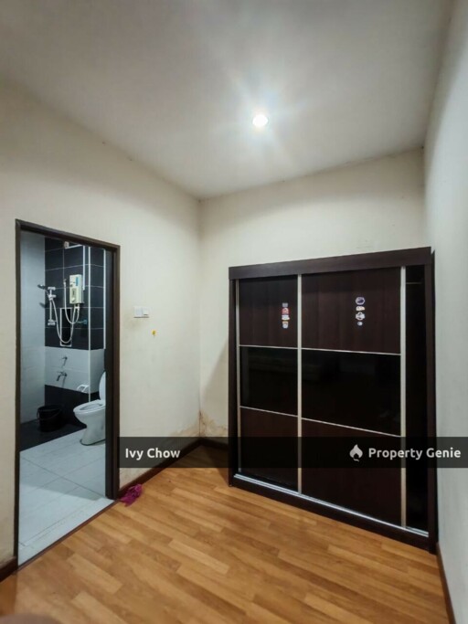 Nusa Bestari Master Room for Rent