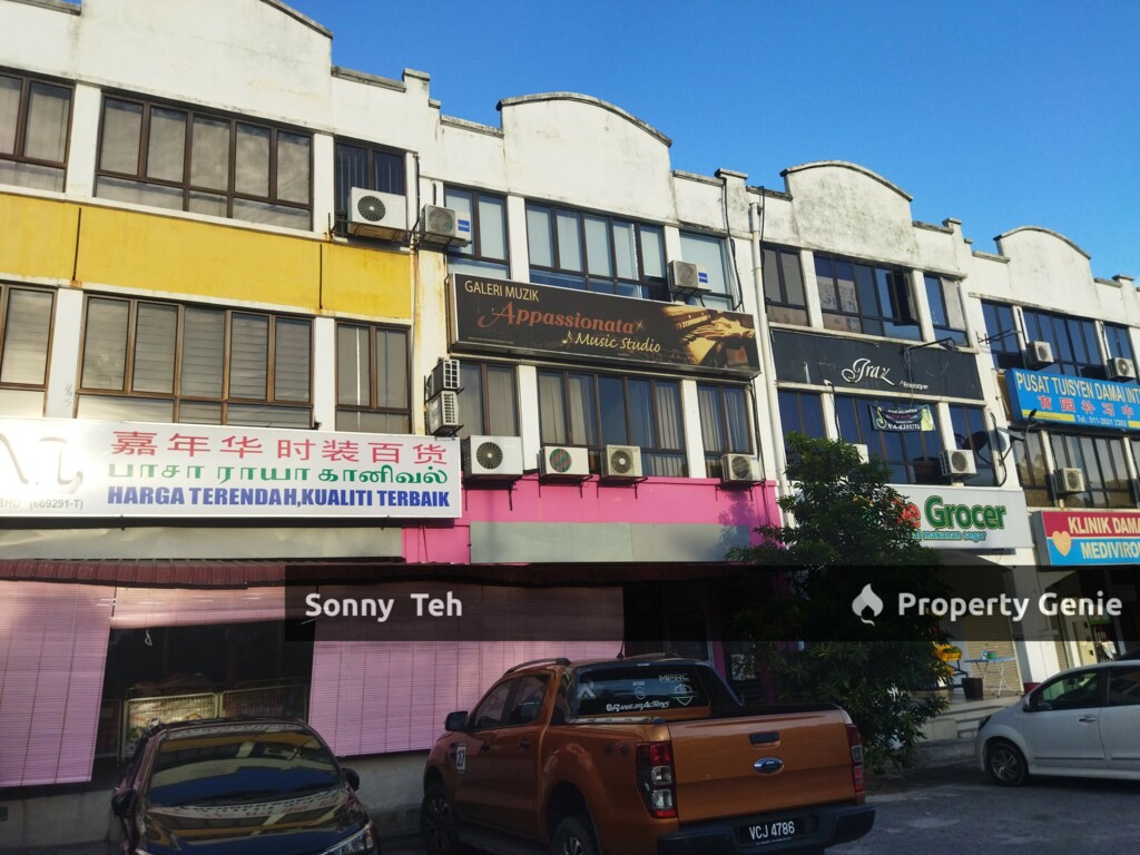 3 sty Shop at Taman Damai Utama