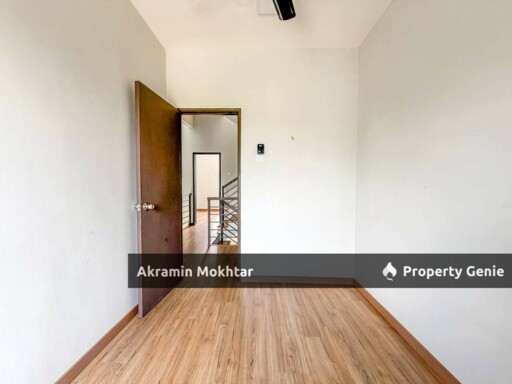 Freehold & Non Bumi Lot | 3 Storey Terrace Bayan Parkhomes, Batang Kali