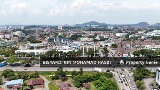 Jangan Lepaskan Bangunan Komersial 5 Tingkat Berlif di Bukit Baru Melaka – Prime Corner Facing Main Road! ROI Tinggi & Lokasi Paling Strategik!
