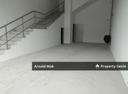 1.5 Storey Semi D Factory at Desa Cemerlang for Rent