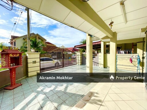 Freehold, Corner Lot & Fully Renovated | Double Storey Jalan Semarak Bandar Utama Batang Kali