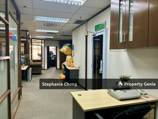 🔥 BELOW RM400 psf! Renovated Freehold Office @ Damansara Intan