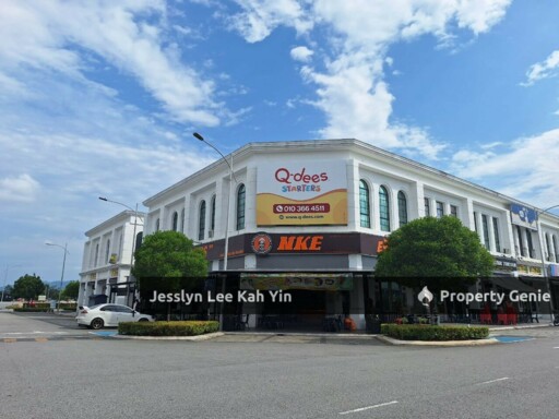 Eco Majestic Semenyih Shop Corner [Face Main Road]