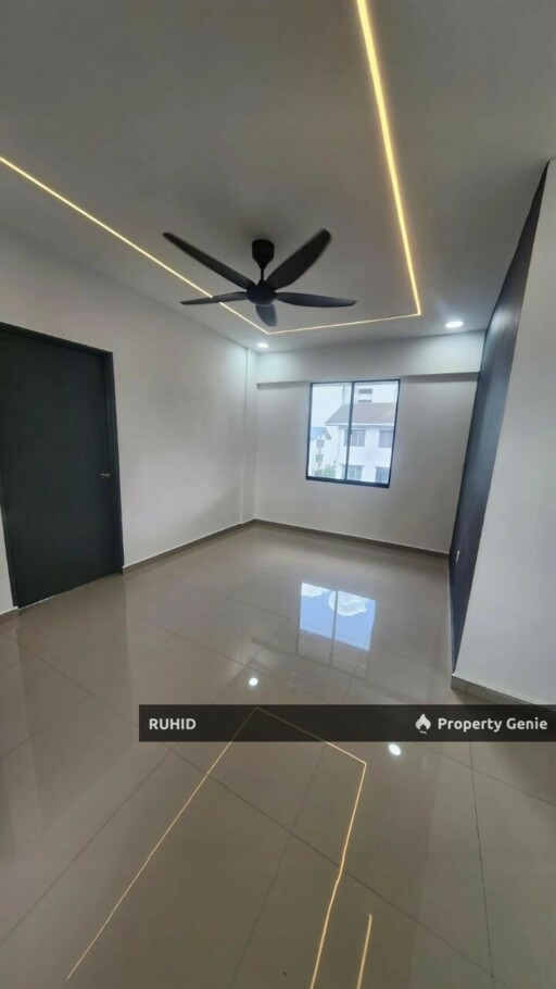 Taman Molek JB Low Cost Flat For Sale | Freehold | Renovated