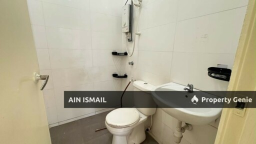 CORNER LOT TERES SETINGKAT KG PADANG PERDANA, KUANTAN