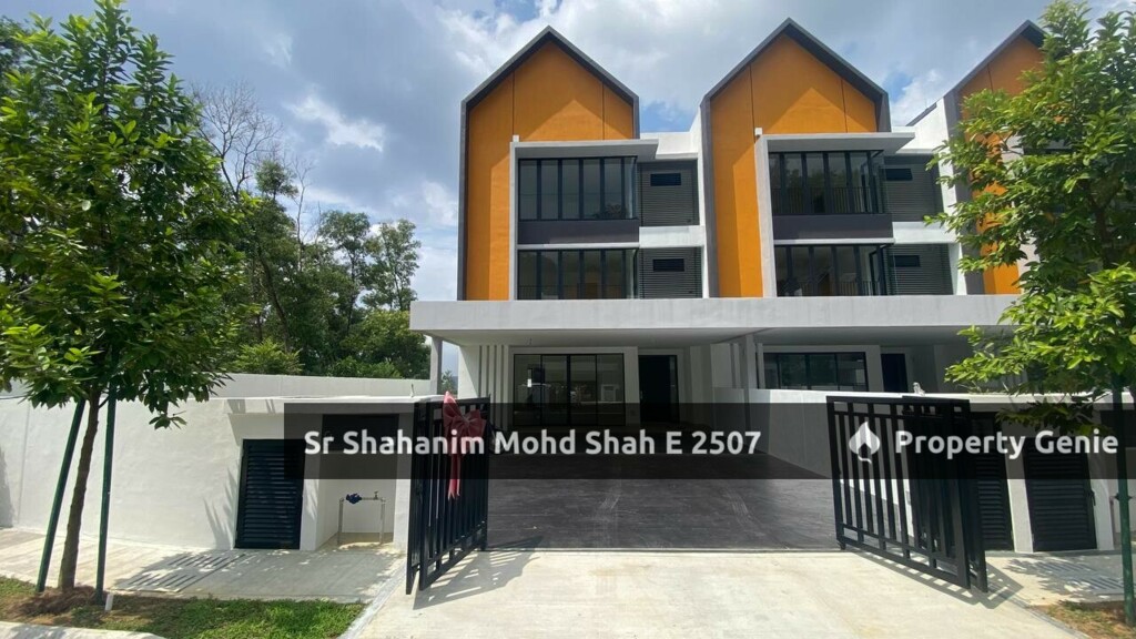 For Sale : Endlot 3 Storey Superlink East 57,Desa Melawati,KL (Klang Gate) @ Residensi Laman Timur
