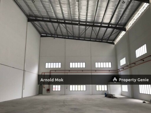 1.5 Storey Semi D Factory at SiLC Gelang Patah for Rent