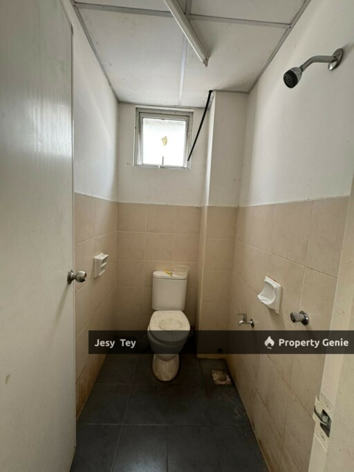 Setia Tropika 1st Floor For Rent