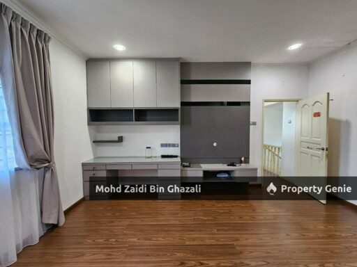Below Market Renovated  2.5 Storey Terrace Presint 8