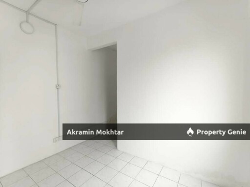 Freehold & Partially Furnished | Shop Apartment Taman Impian Indah, Seri Kembangan
