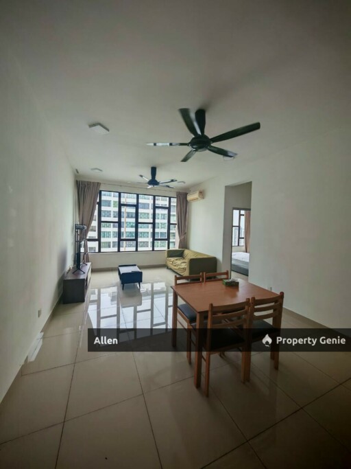 High-Floor Fully Furnished 1+1 Room Unit at Austin Regency with 2 Carparks