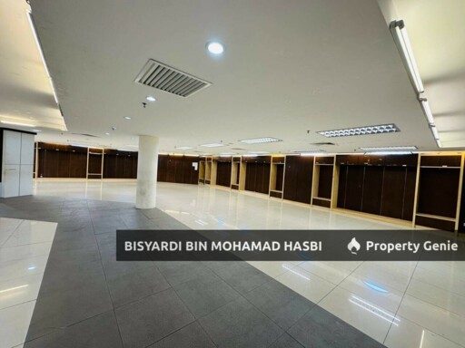 Jangan Lepaskan Bangunan Komersial 5 Tingkat Berlif di Bukit Baru Melaka – Prime Corner Facing Main Road! ROI Tinggi & Lokasi Paling Strategik!