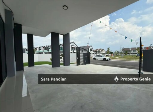 Freehold Large Botani Double Storey House at Lapangan Perdana