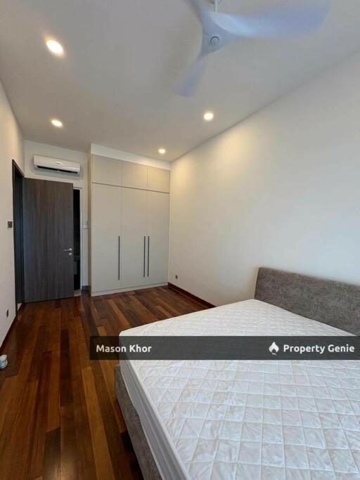 CODRINGTON RESIDENCE MIDDLE FLOOR SEAVIEW 1407sf FULLY RENO & FURNISHED GEORGETOWN