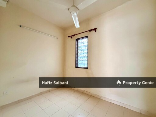 Double Storey Terrace Taman. Salak Baiduri Sepang