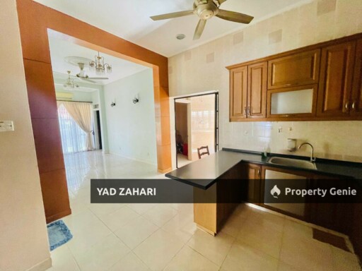 Bukit Jelutong, Shah Alam | 2-Storey Terrace 5 Bedrooms | RM1.4M - Freehold, Non Bumi & With Loteng