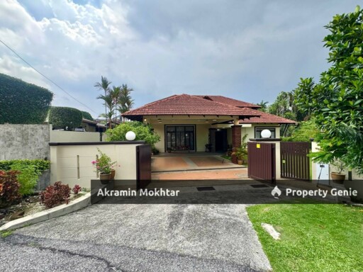 Freehold & Nice Garden | Double Storey Bungalow Kampung Tunku SS1, Petaling Jaya