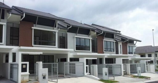 Ivy Terrace, Denai Alam