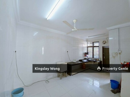 Bukit Merchu Kuala Kangsar Freehold Double Storey Inter Corner House big size land 20x82