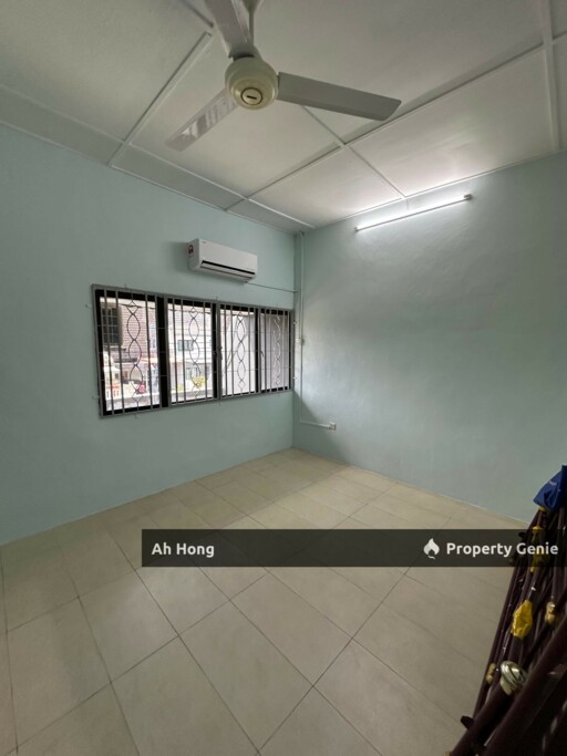 Permas Jaya / Double Storey / 4bedroom / Partially Furnished