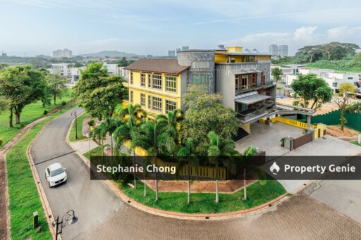 ✨ 3-Storey Luxury Bungalow with Home Lift ✨