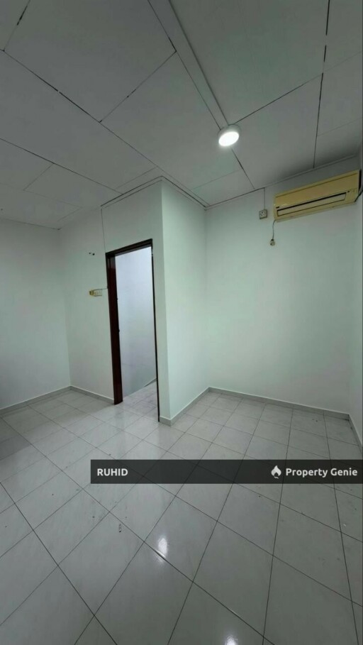 Renovated 1.5 Storey Terrace House Taman Sri Skudai 4R2B