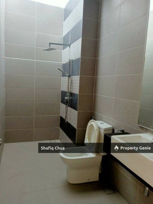 Well Kept 3 Storey Link House Sunway Eastwood, Seri Kembangan For Sale