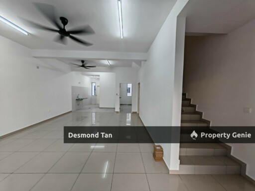 EKA HEIGHTS, BANDAR SRI SENDAYAN, NEGERI SEMBILAN | RM 1000 | Semi-Furnished | Ready Unit | Facing No House | Below Market Value
