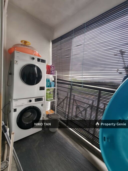 Dwi Mahkota Condo With 24Hours GnG Tampoi For Sale